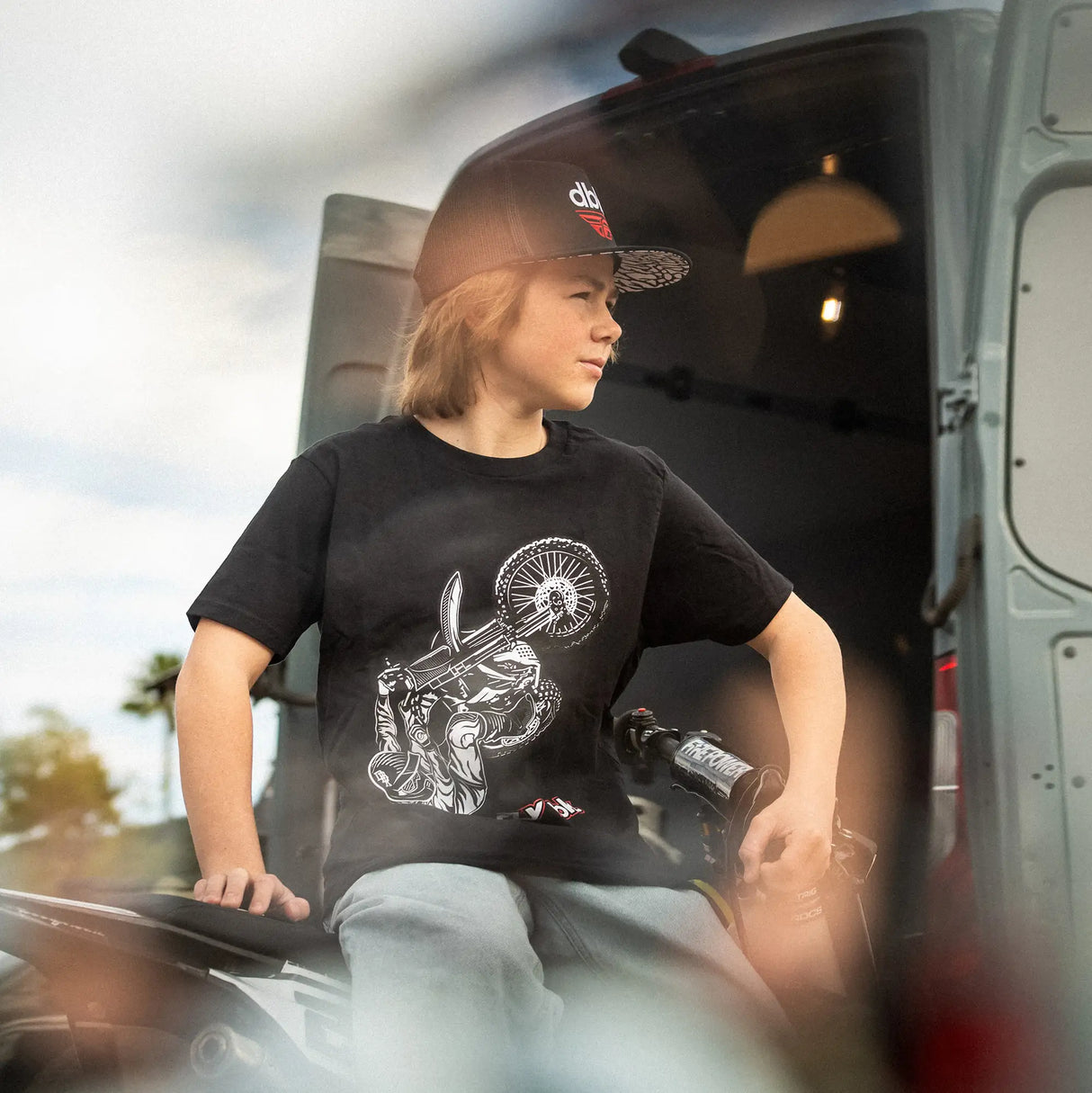 FLY x DBK Wheelie - Youth Premium Tee